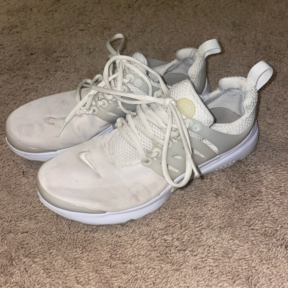Women's White Nike Prestos. Size 7.